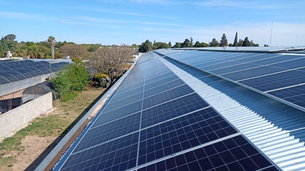Quimvar: El compromiso con el medioambiente 3 Paneles solares Quimvar